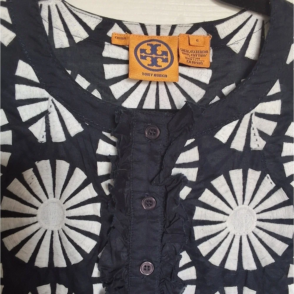 Tory Burch Embroidered Sunburst Navy Blue White Sleeveless top size‎ 6
